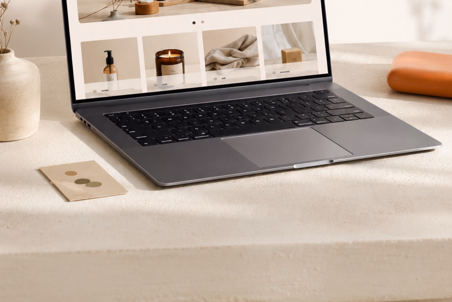 Sitio web administrado desde una computadora portátil